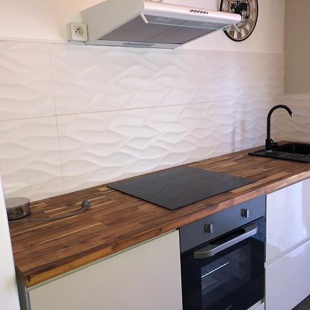 Hotel 2 Pieces Independant Avec Son Jardinet Prive Borgo  Zewnętrze zdjęcie