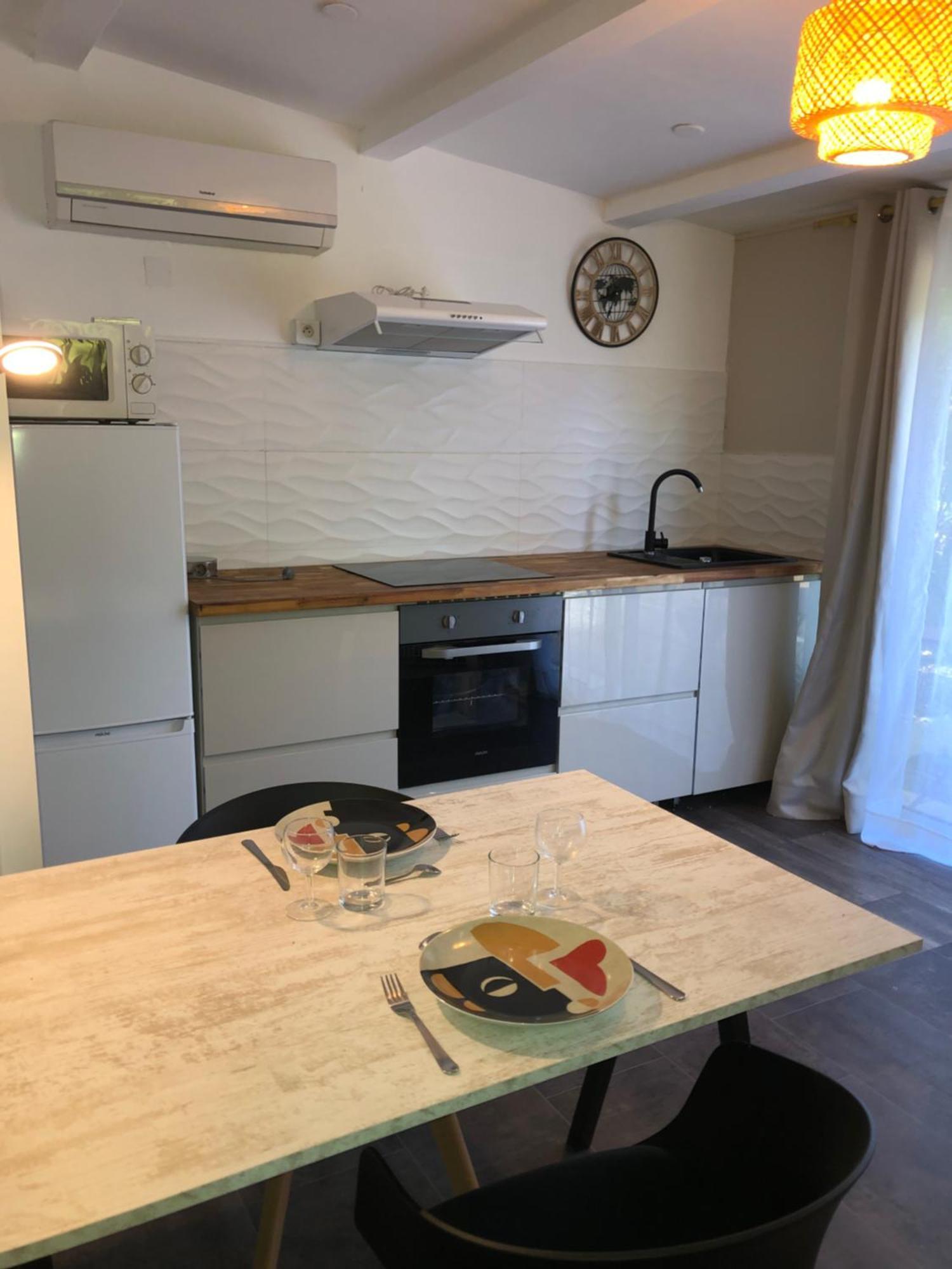 Hotel 2 Pieces Independant Avec Son Jardinet Prive Borgo  Zewnętrze zdjęcie