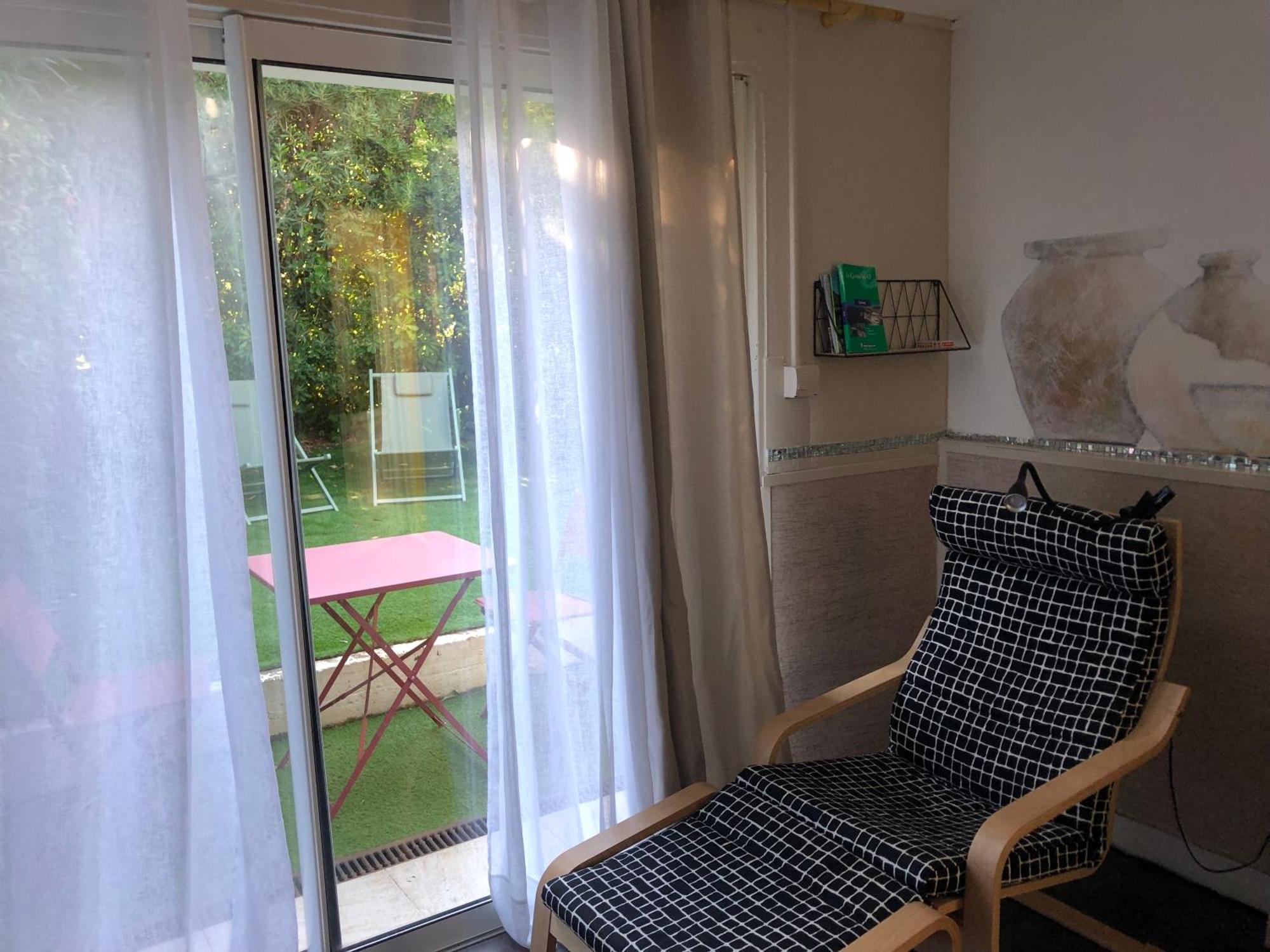 Hotel 2 Pieces Independant Avec Son Jardinet Prive Borgo  Zewnętrze zdjęcie